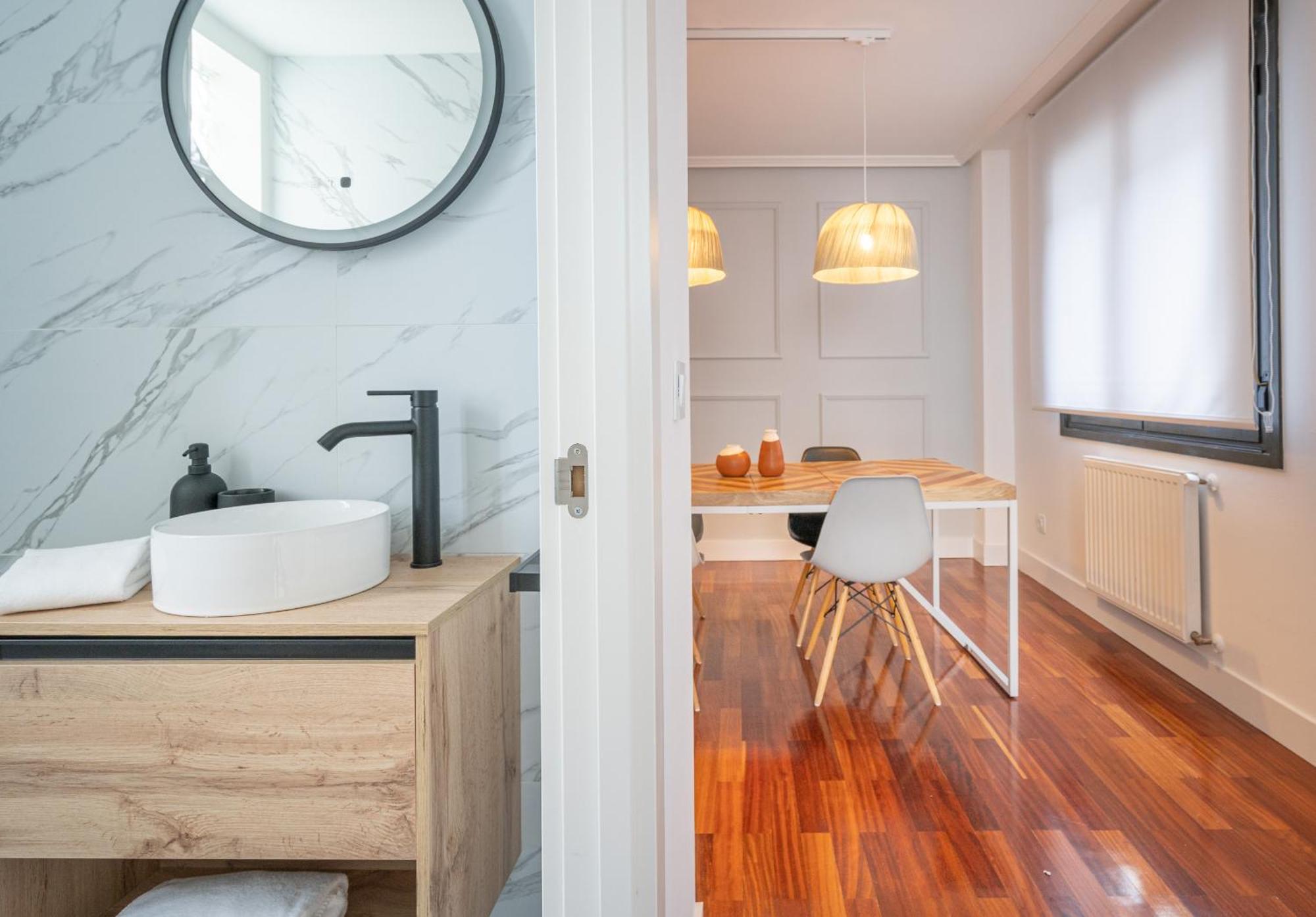 Apartment Helloasturias Oviedo, Un Espacio Luminoso Y Moderno En El Corazon De La Ciudad *