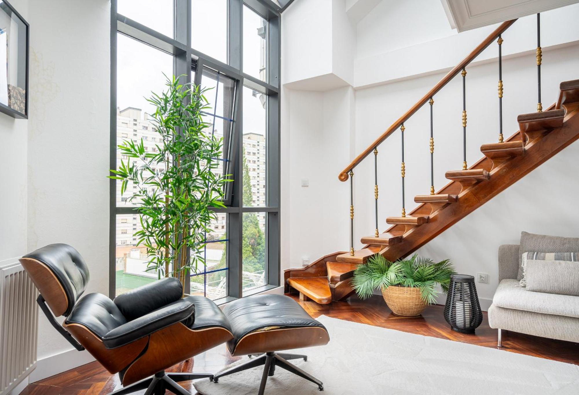 Apartment Helloasturias Oviedo, Un Espacio Luminoso Y Moderno En El Corazon De La Ciudad